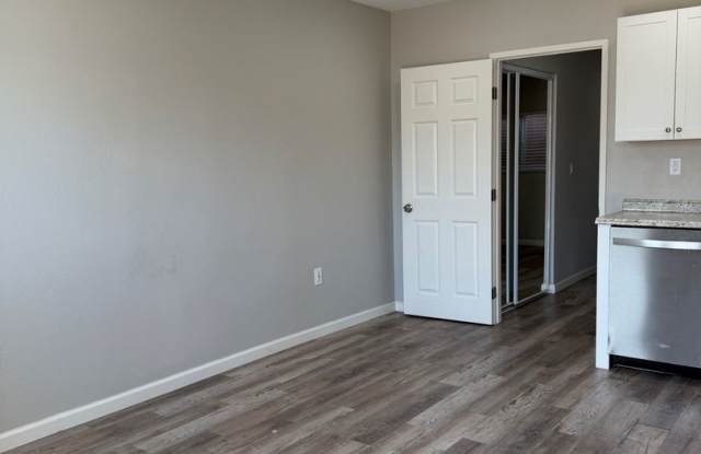 Upgraded 1BD/1BA Apartment in Lakeside, CA - 1/2 Off Move-In Special! Gallery 3