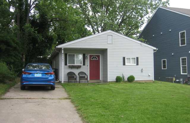 6385 FOREST AVENUE Gallery 3
