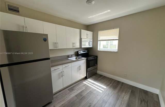 260 SW 8th St photos photos