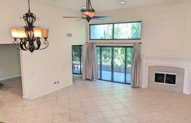 514 Riviera Court Gallery 4