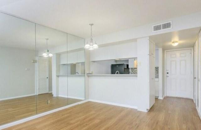 162 Melrose Pl Gallery 3
