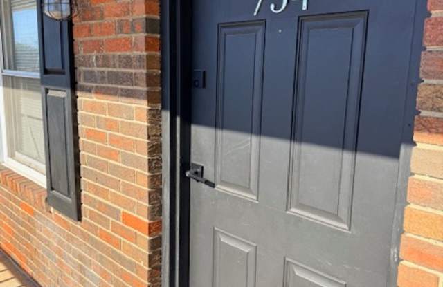 Maryville 37803 - 1 bedroom 1 bath apartment - call Troy Adams 865-233-6949 photos photos