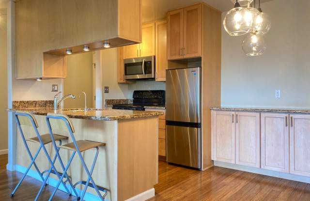 Charming Condo Near Lake Merritt w/ Parking  Storage - 199 Montecito Avenue, Oakland, CA 94610