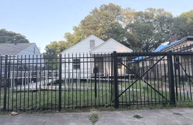 1504 North Trezevant Street photos photos