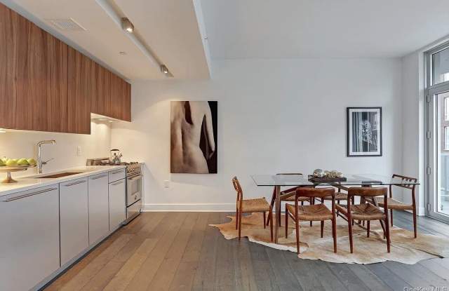 212 N 9TH Street Gallery 2