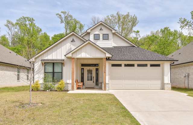 Available! Gorgeous 3 Bedroom 2 Bath in Tyler! photos photos