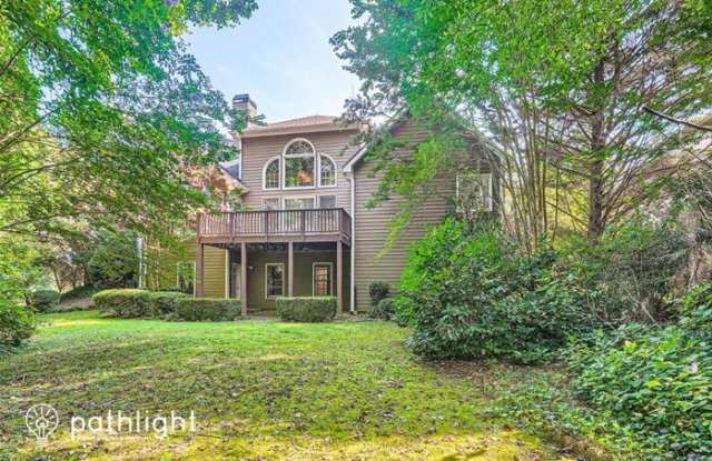 600 Creekbank Court Gallery 2