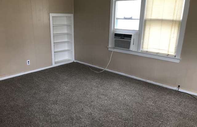 Cute Two Bedroom Gallery 3