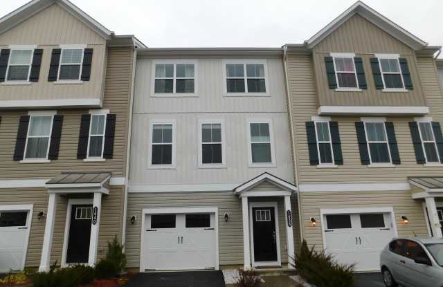 1438 Teagan Dr Gallery 2