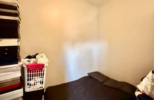 831 N Ashland Ave photos photos