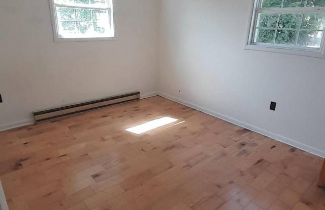 208 Hayes Road Gallery 4