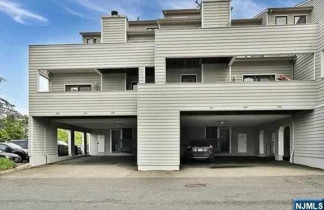 833 TOPSAIL Lane 833 photos photos