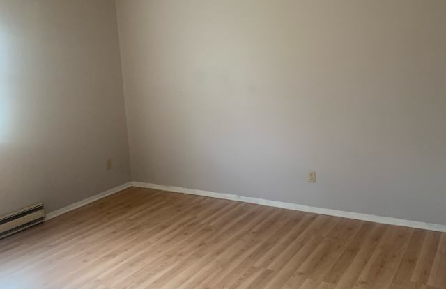 5421 Midvale Drive Gallery 4