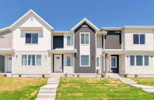 Enormous 3 Bed - 2 Bath Pet Friendly Townhome with Large Unfinished Basement! - Available on August 12th photos photos