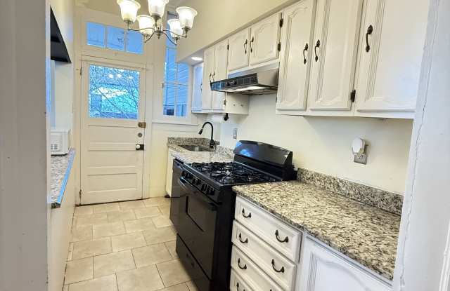 1135 Fern Street - B Gallery 2