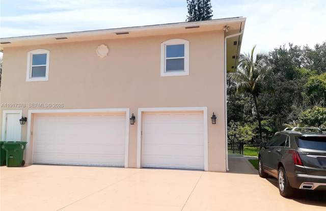 13755 SW 20th St photos photos