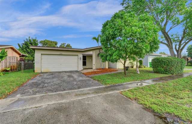 7231 NW 20th St - 7231 Northwest 20th Street, Sunrise, FL 33313