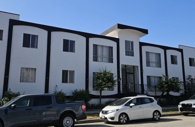 8668 Gregory Way - 8668 Gregory Way, Los Angeles, CA 90035