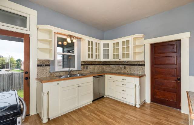 51738 Southwest Old Portland Road Gallery 4
