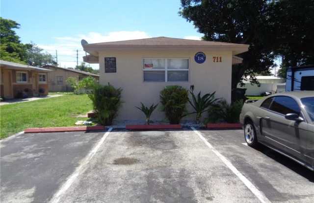 711 SW 9th St - 711 Southwest 9th Street, Dania Beach, FL 33004