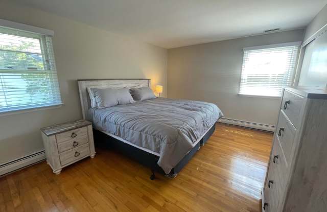 8104 Marshall Ave photos photos