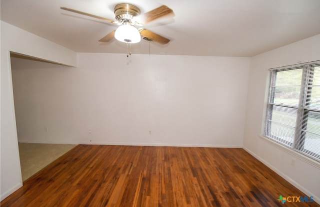 304 Ridge Street Gallery 4