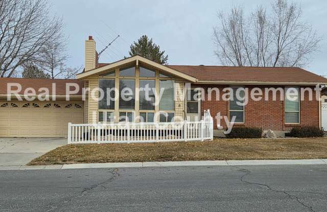 Beautiful Orem Home New Paint and Flooring photos photos