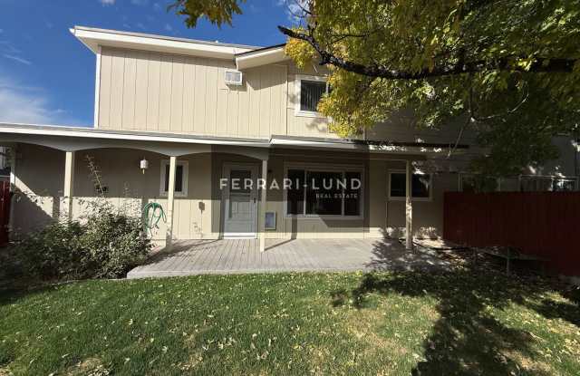 Beautiful South Reno Townhome – 3 Bedrooms, 2.5 Bathrooms! - Kay DeAlba Property! Gallery 1