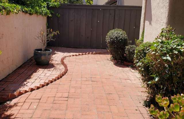 Spacious 4bd/2ba Condo with Double Car Garage photos photos Spacious 4bd/2ba Condo with Double Car Garage photos photos
