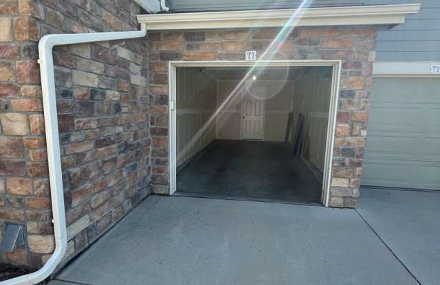 2 Bedroom Townhouse Near McKay Lake Available Now!! Gallery 3