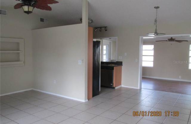 5048 LARCH LANE Gallery 3