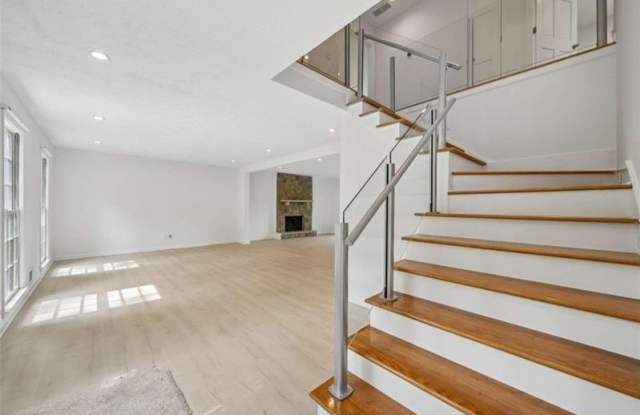 5132 Willow Point Parkway Gallery 2