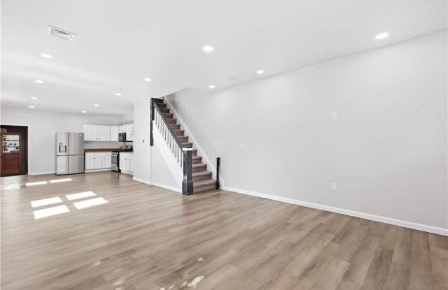 564 Washington Avenue Gallery 4