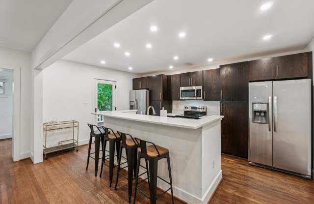 7209 Dartmouth Avenue Gallery 3