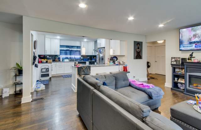 6250 Gaynelle Road Gallery 4