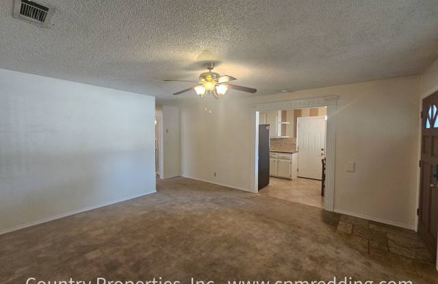 Super Cute House in East Redding With Attached Garage Available Now! Gallery 4