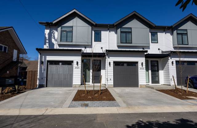 Built in 2024 - 3 bedroom with loft/office. Has AC. - 2020 East 12th Street, Vancouver, WA 98661