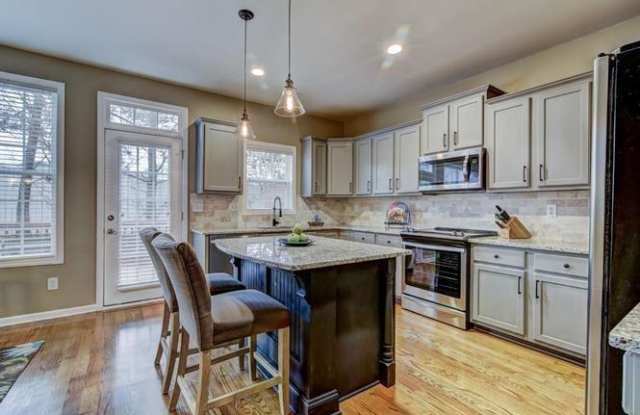 2402 Waters Edge Trail Gallery 4