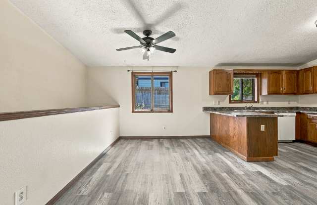 26252 Abert Lane Gallery 4