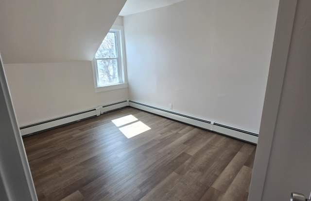 162 Jackson Street Gallery 2