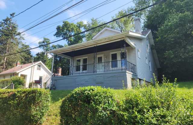 Tired of being a renter and want to own your own home? This is a Lease with Option to Purchase deal (this is NOT a traditional rental). photos photos