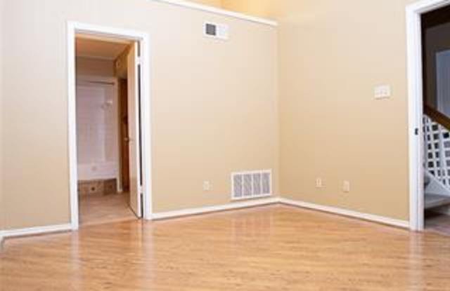 547 Ranch Trail Gallery 3
