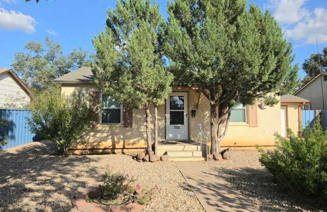 Cute 2 Bed 1 Bath!!!! Gallery 1