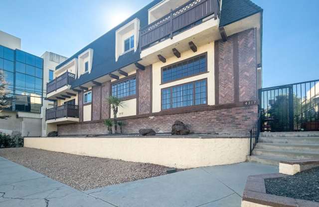 Spacious Remodeled 2BR Town-Home in Prime Sherman Oaks! - 4317 Mammoth Avenue, Los Angeles, CA 91423