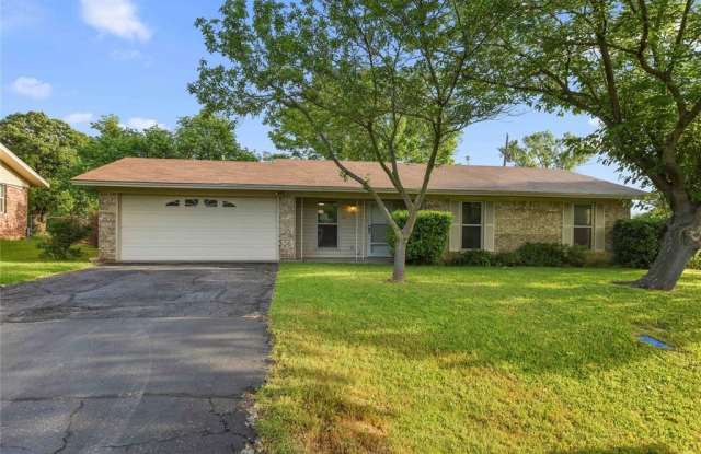 103 S Melanie Drive - 103 South Melanie Drive, Azle, TX 76020