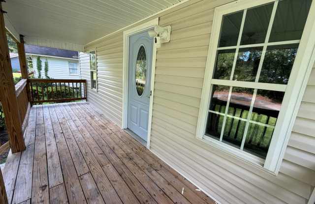 Charming 3 bed, 2 bath home in a great Murrayville location! Gallery 3