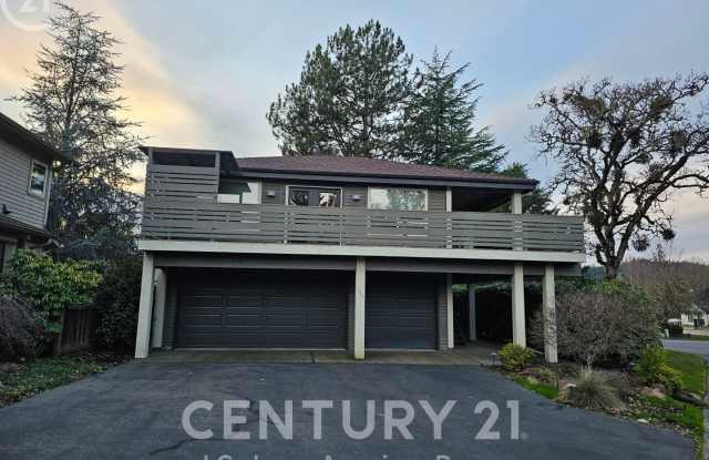 Prime Southern Oregon Location for the Outdoor Enthusiast photos photos