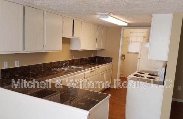 1135 Caliente Dr - 2 Gallery 3