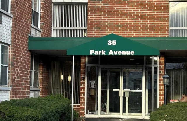 35 Park Avenue - 35 Park Avenue, Suffern, NY 10901