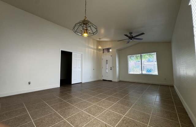 43250 W ESTRADA Street Gallery 4